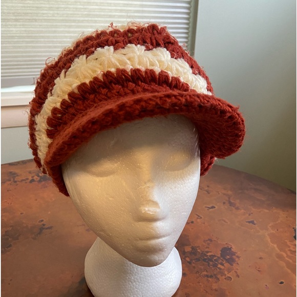 Vintage Crochet Slouchy Beret with Pom Pom in great vintage condition - Picture 2 of 7